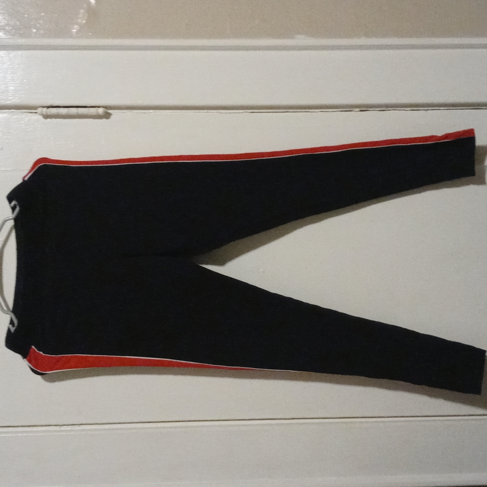 Woman's black leggings
